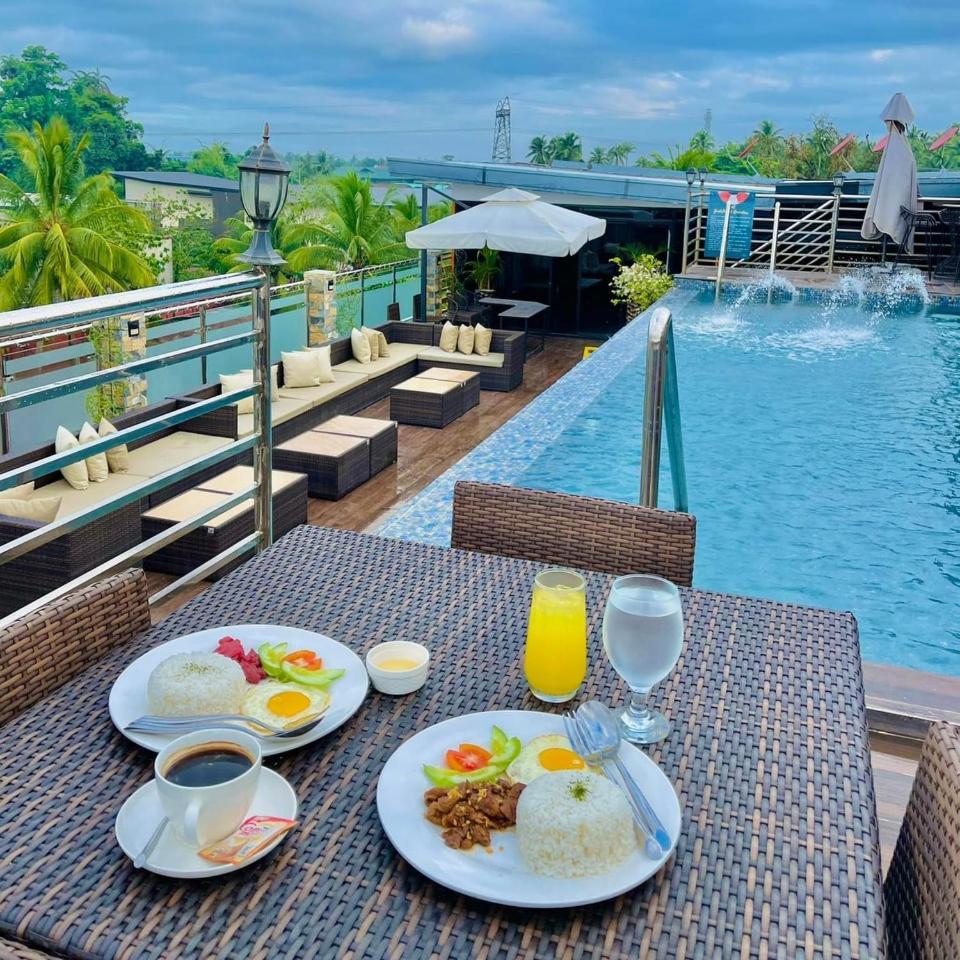 Shine Boutique Hotel Tagum Екстер'єр фото