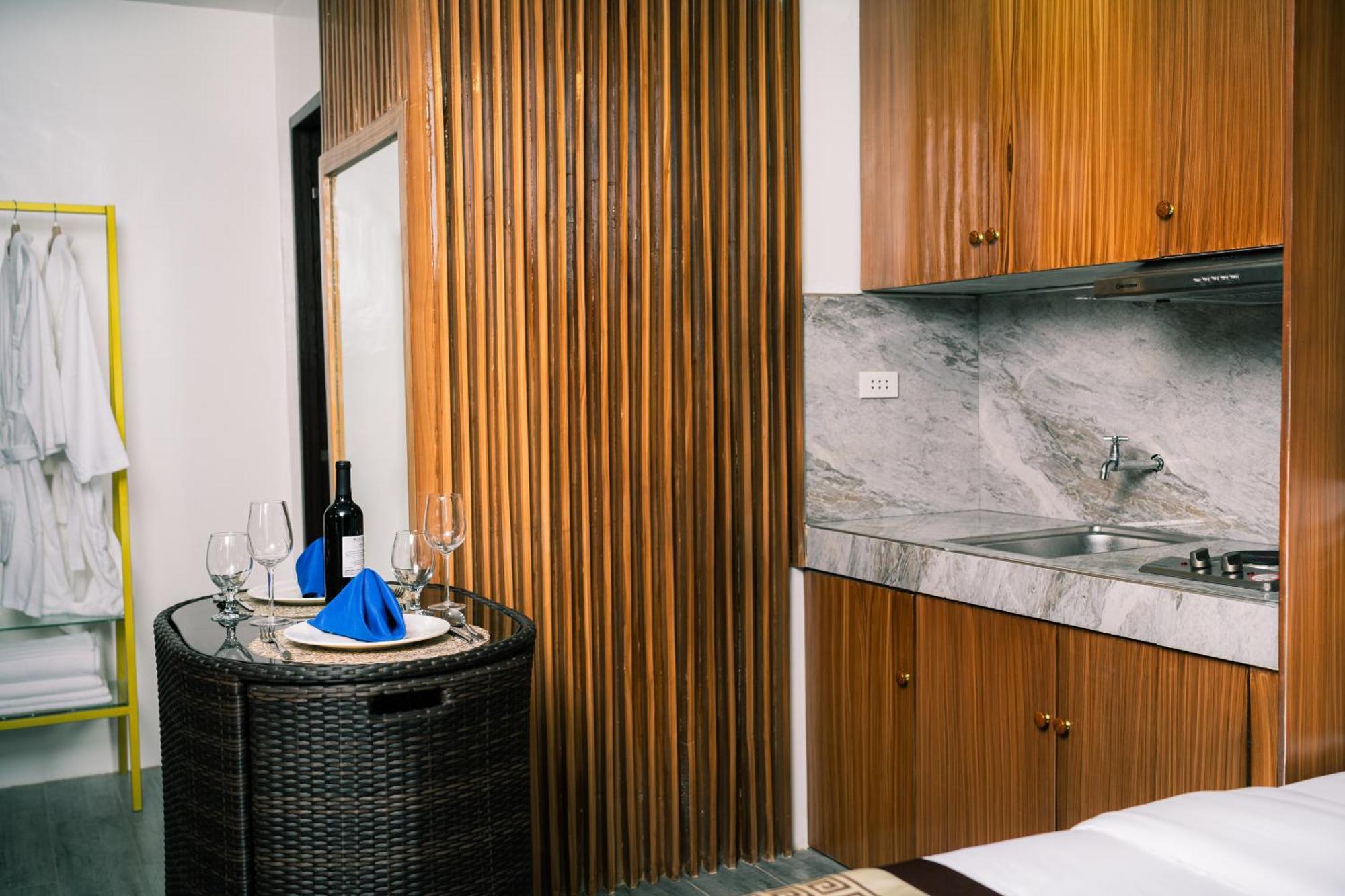 Shine Boutique Hotel Tagum Екстер'єр фото