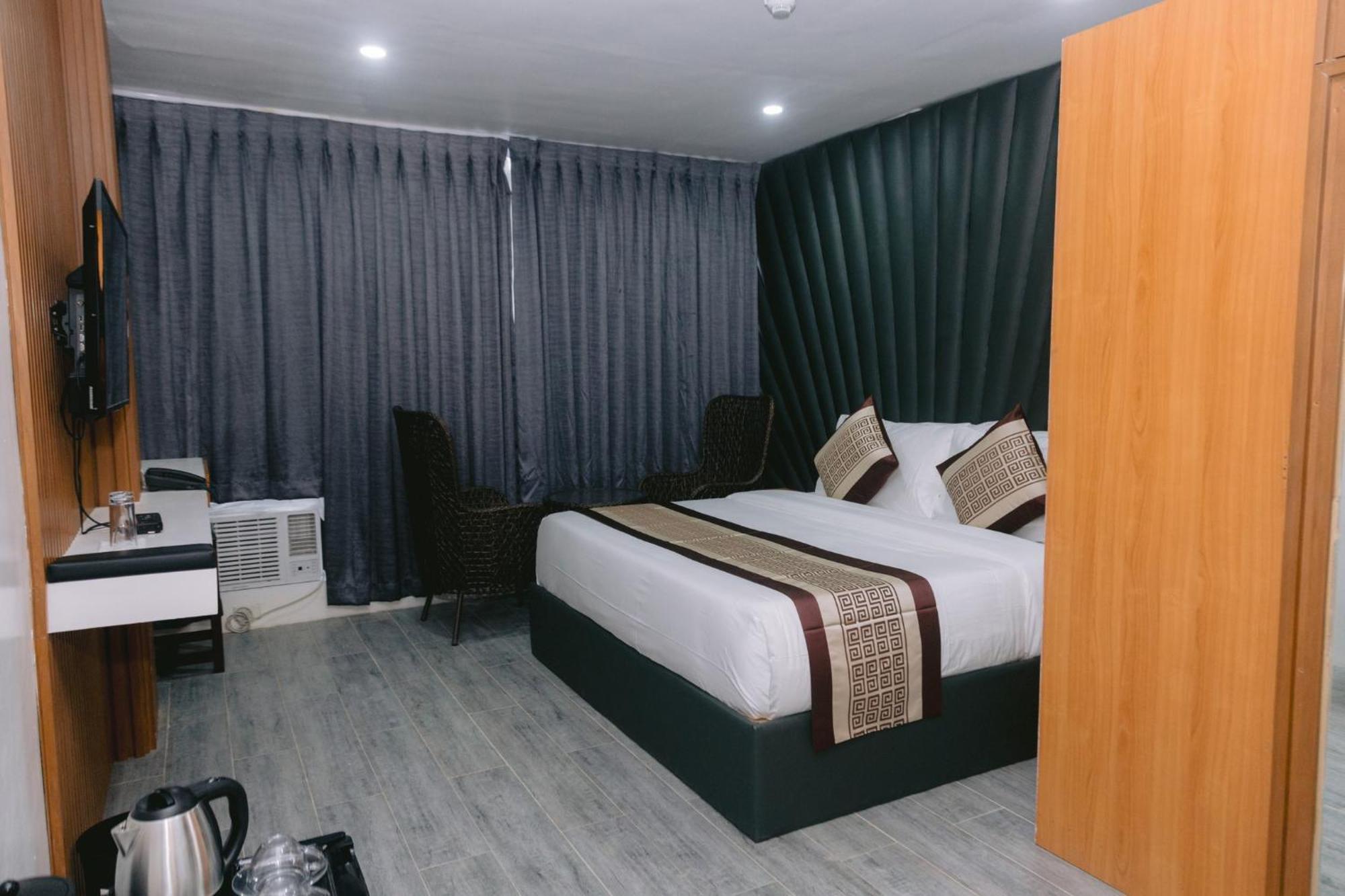 Shine Boutique Hotel Tagum Екстер'єр фото